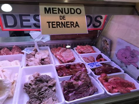 Menudo de ternera fresco en el mercado