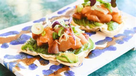Tosta de hamachi con ají amarillo y boniato