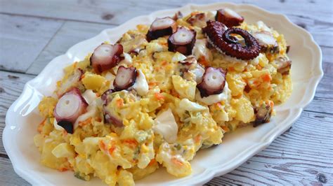 Ensaladilla de pulpo lista para servir