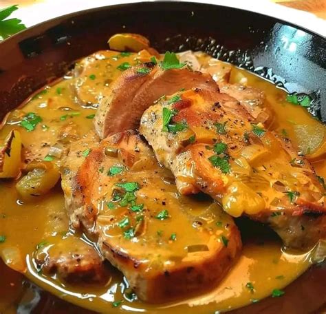Filete de cerdo en sartén de hierro con uvas