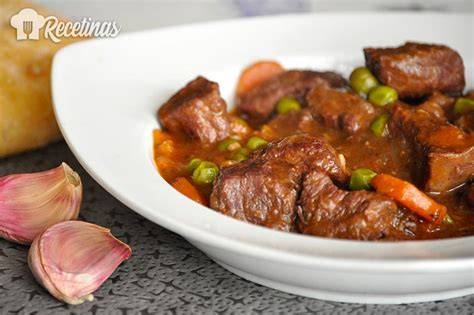 Ingredientes principales para el ragú de ternera