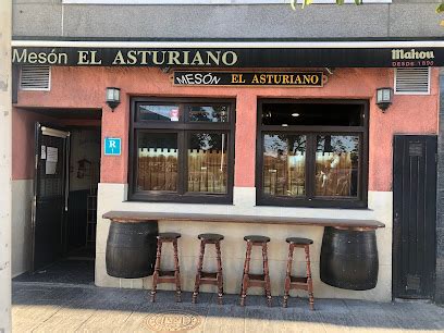 Interior de un mesón tradicional asturiano