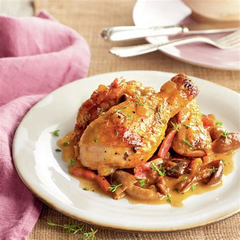 Pollo con pimientos al vino blanco