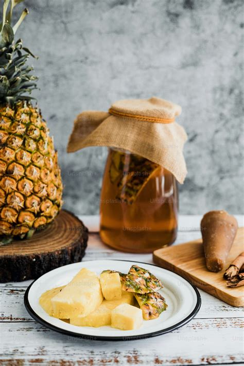 Ingredientes frescos para hacer tepache en casa
