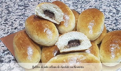 Bollos de chocolate, nata y fresa