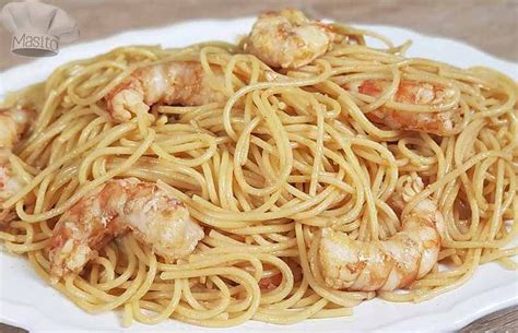 Ingredientes principales para espaguetis al pil pil