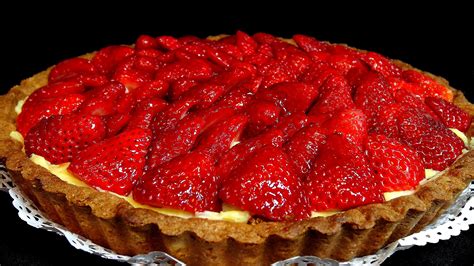 tarta de fresas casera en sartén