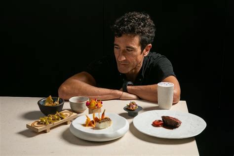 Chef Eneko Atxa en su cocina