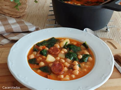 Potaje de habas con chorizo y espinacas