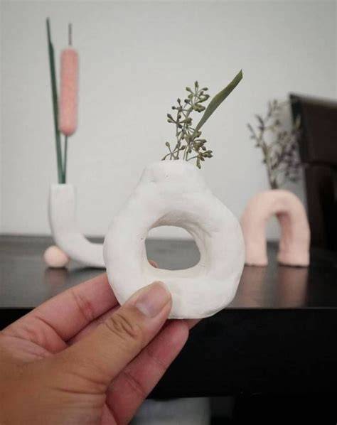 Ejemplos de piezas de arcilla blanca esmaltadas