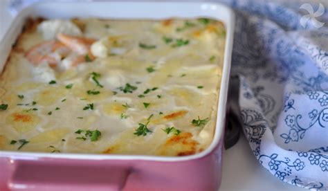Preparación de bechamel con langostinos