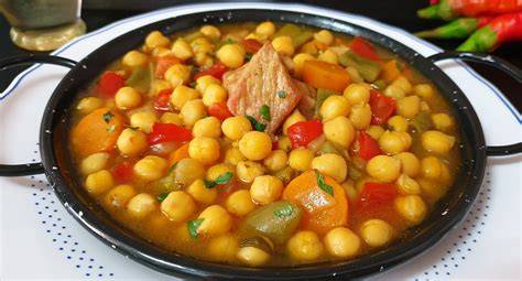 Guiso de garbanzos con corteza de jamón