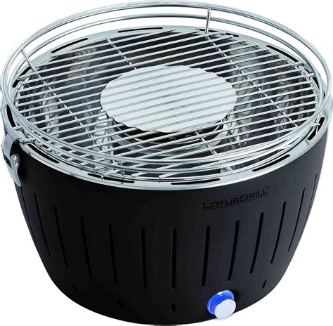 Componentes internos de una barbacoa de carbón sin humo