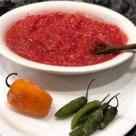 Empanadas salteñas con salsa yasgua