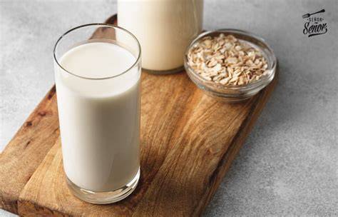 Comparación de leche de avena y leche de vaca