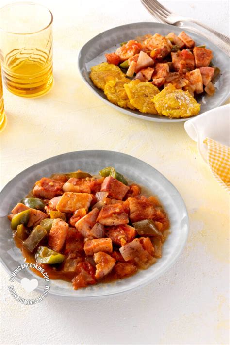 Chuletas ahumadas guisadas con vegetales